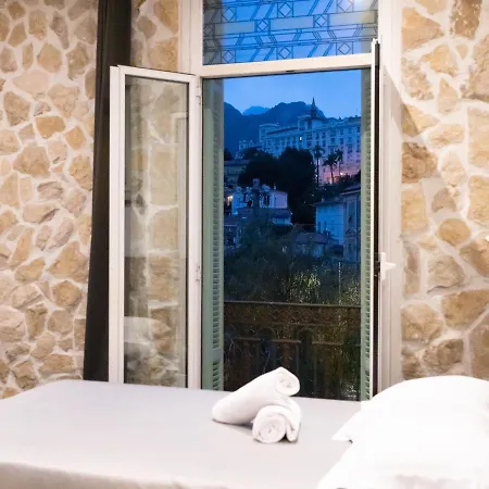 Hotel Hotel De Belgique A Menton 2*