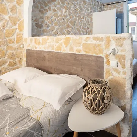 Hotel Hotel De Belgique A Menton 2*