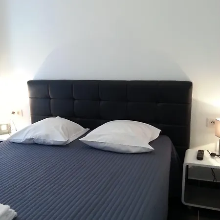Hotel Hotel De Belgique A Menton 2*