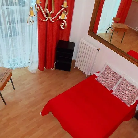 فندق De Belgique A مينتون